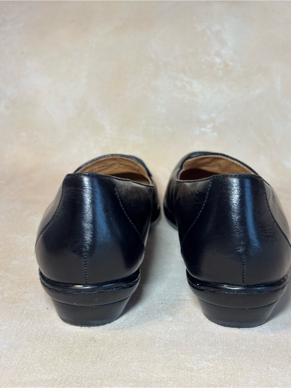 Sofft Black Leather Embroidered Loafers for Women, 8N, narrow - Picture 5 of 9